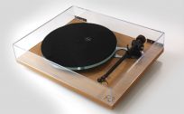 Rega Planar 3 turntable with RB 330 Tonearm light oak with Exact-MM