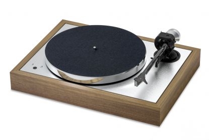 Pro-Ject The Classic EVO Turntable with Pick it S2 MM Cartridge Walnut